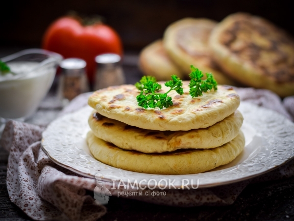 Лепёшки с адыгейским сыром на сковороде, рецепт с фото