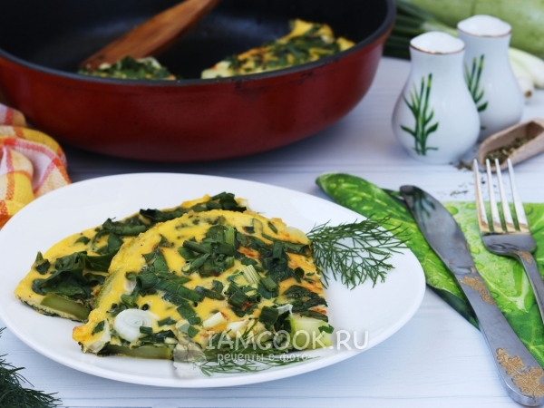 Омлет с кабачком и шпинатом, рецепт с фото