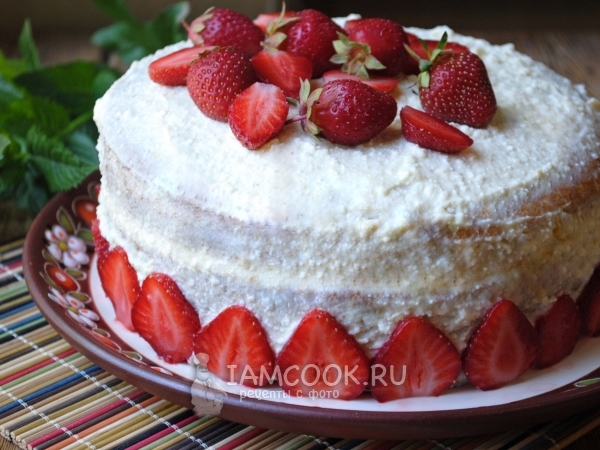 Клубничный торт с творожным кремом, рецепт с фото