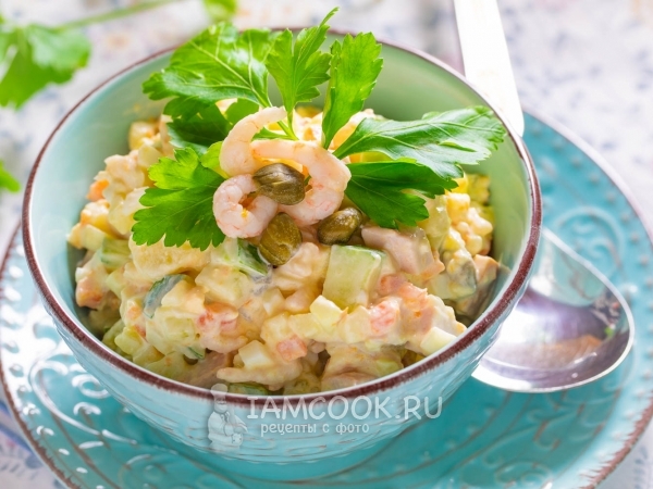 «Оливье» с каперсами и креветками, рецепт с фото