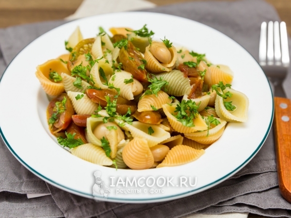 Паста с помидорами и фасолью, рецепт с фото