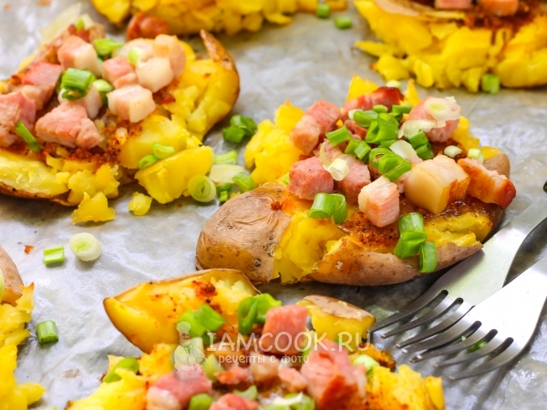 Мятый картофель с ветчиной в духовке, рецепт с фото