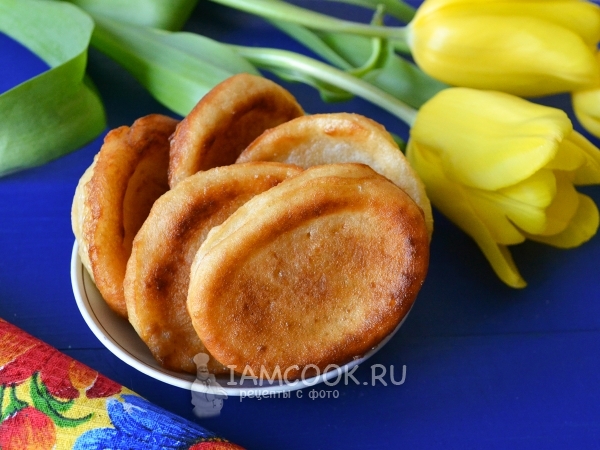 Пышные заварные оладьи на кефире, рецепт с фото