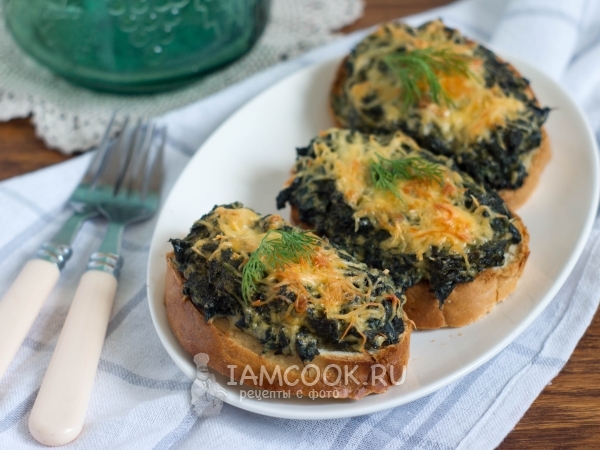 Горячие бутерброды с крапивой и сыром, рецепт с фото