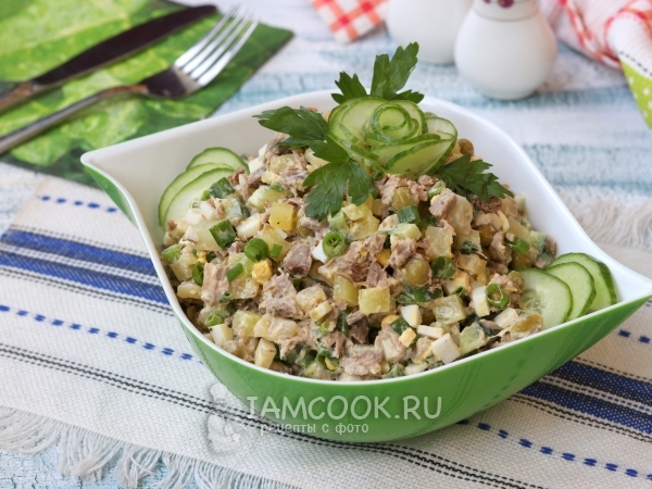 Салат «Оливье» с говядиной и свежими огурцами, рецепт с фото
