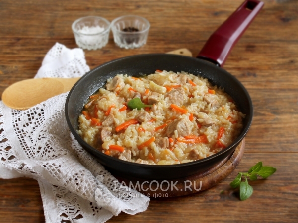 Плов со свининой на сковороде, рецепт с фото