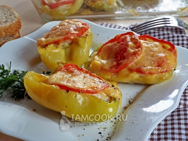 Перец с картофелем и курицей, запеченный в духовке, рецепт с фото