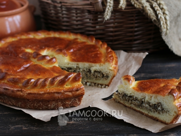 Пирог с мясом и грибами, рецепт с фото