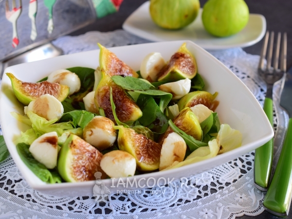 Салат с инжиром, моцареллой и салатным миксом, рецепт с фото