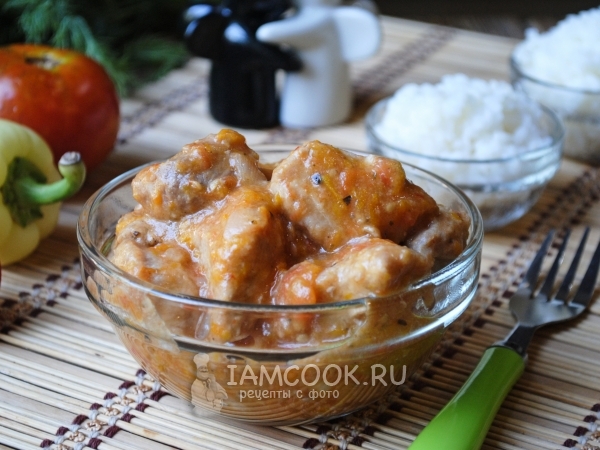 Тушеная свинина с помидорами, рецепт с фото