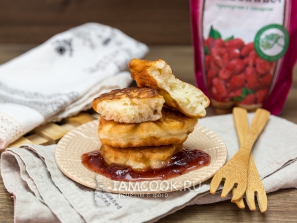 Пышные оладьи на теплом кефире, рецепт с фото