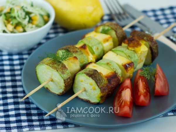 Шашлык из кабачков с сыром на шпажках на сковороде, рецепт с фото