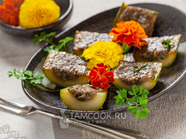 Жареные огурцы с грибами, рецепт с фото