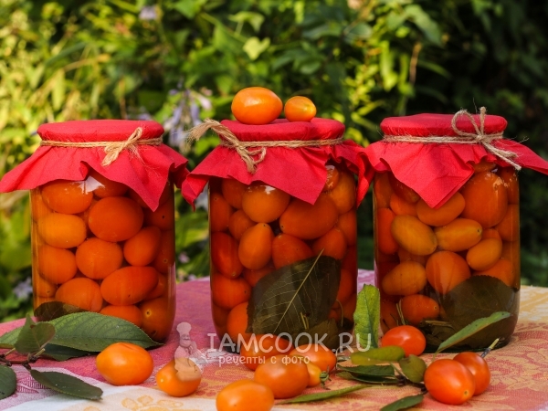 Помидоры черри в листьях вишни, рецепт с фото