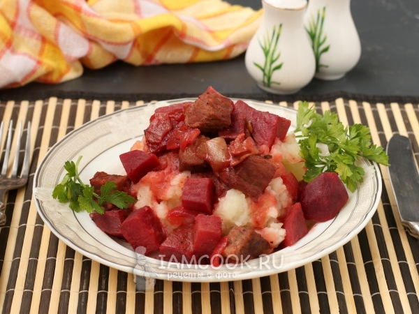 Телятина, запечённая со свеклой, рецепт с фото