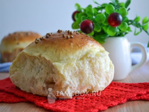 Булочки с вишней, рецепт с фото