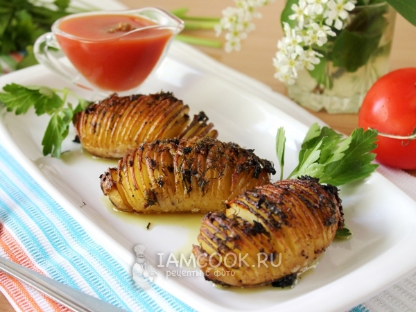 Картошка-гармошка с чесноком и укропом в духовке, рецепт с фото