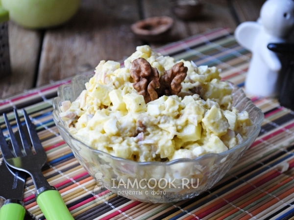 Салат из яблок, сыра и грецких орехов, рецепт с фото