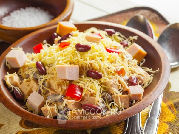 Салат с фасолью, ветчиной и сыром, рецепт с фото