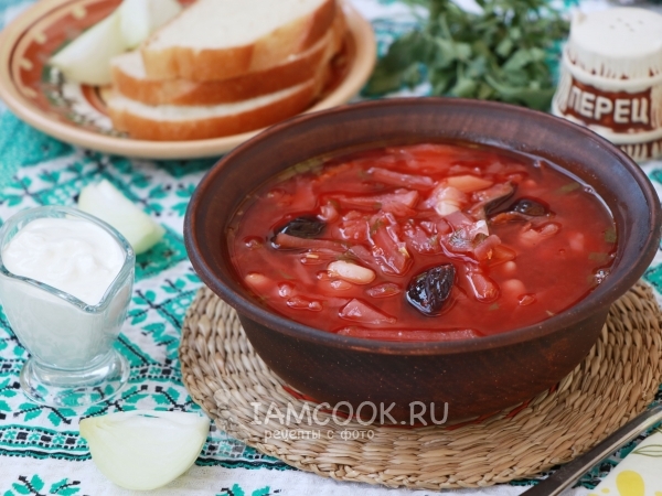 Борщ с фасолью и черносливом, рецепт с фото