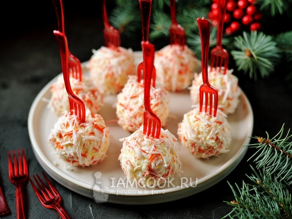 Закуска «Рафаэлло» из крабовых палочек, рецепт с фото