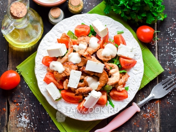 Салат с жареной индейкой и йогуртовой заправкой, рецепт с фото