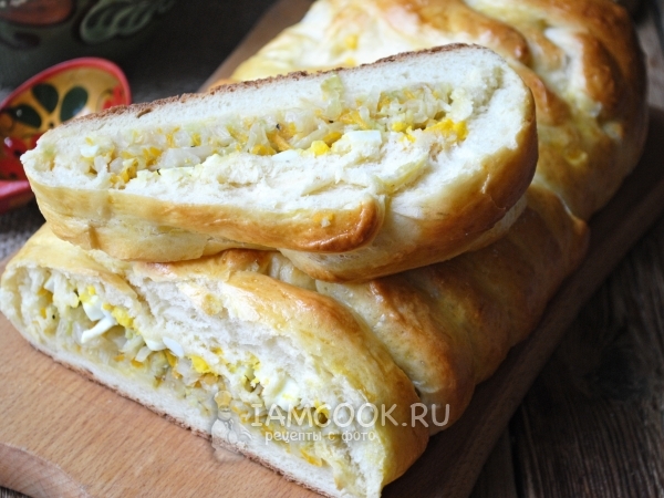 Кулебяка с капустой и яйцом, рецепт с фото