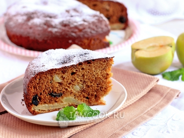 Шарлотка на вареной сгущенке, рецепт с фото