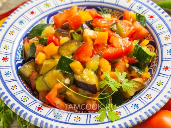 Кабачки с баклажанами, помидорами и перцем, рецепт с фото