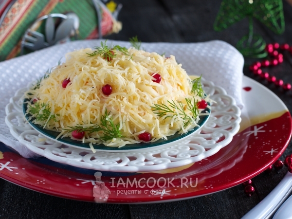 Салат с курицей, морковью, сыром и яйцами, рецепт с фото