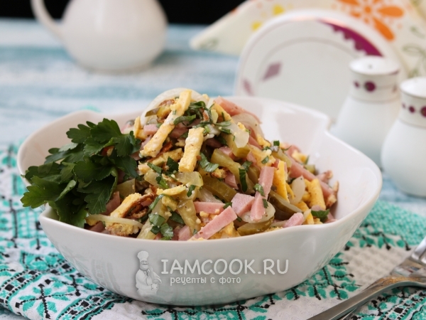 Салат с омлетом и ветчиной, рецепт с фото