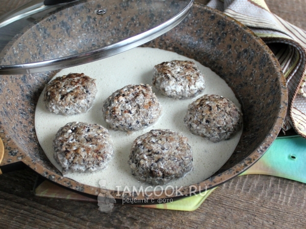 Гречаники с замороженными грибами и фаршем, рецепт с фото