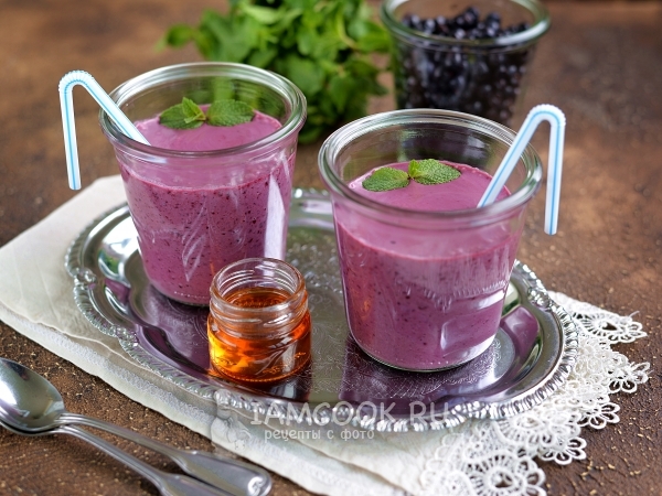 Протеиновый коктейль с черникой и творогом, рецепт с фото