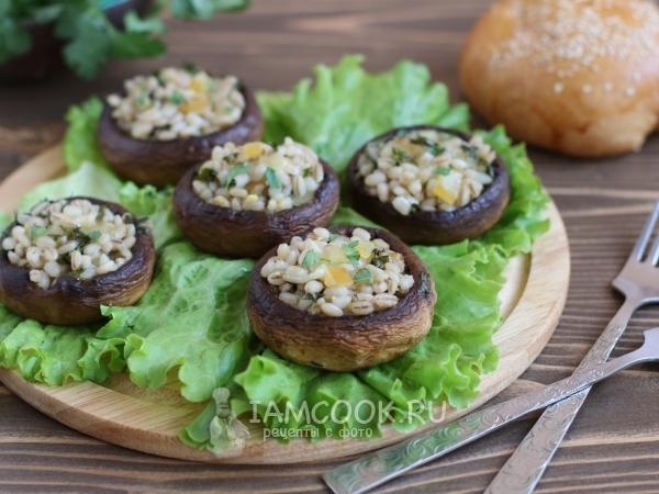 Шампиньоны, фаршированные перловкой, рецепт с фото