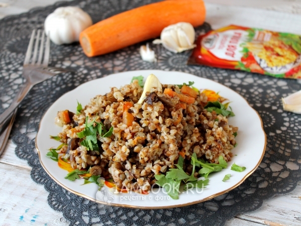 Постный плов из гречки с опятами, рецепт с фото