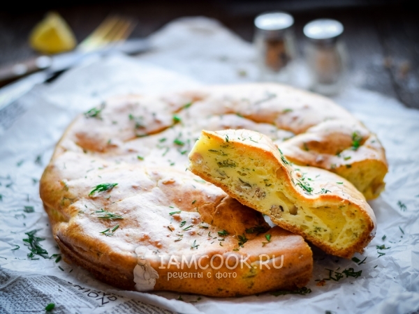 Пирог из жидкого теста на майонезе с рыбными консервами, рецепт с фото