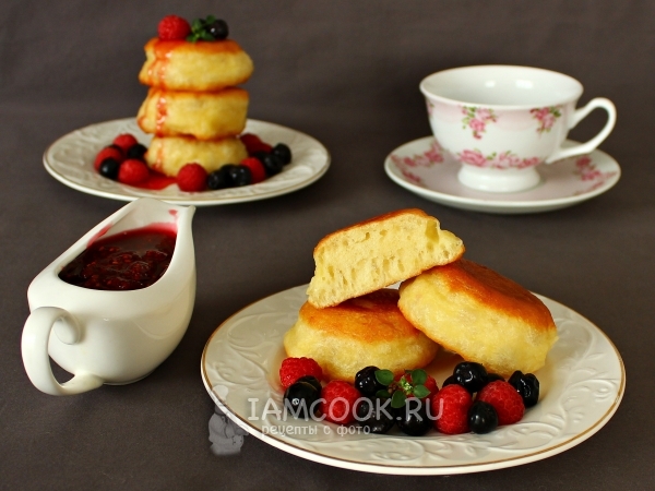 Оладьи на молоке и сухих дрожжах, рецепт с фото