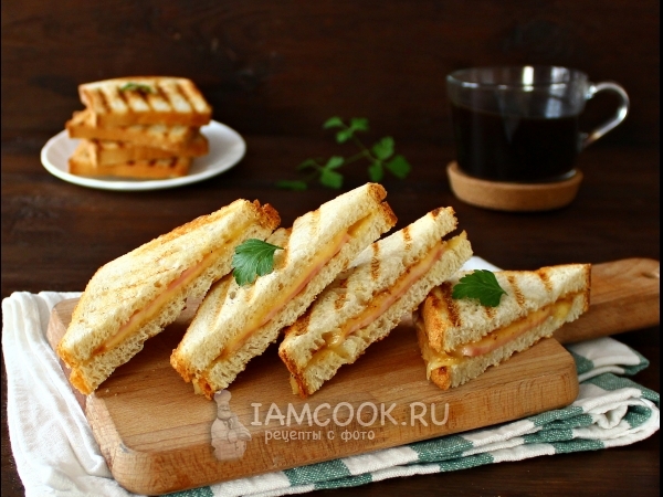 Тосты с ветчиной и сыром, рецепт с фото