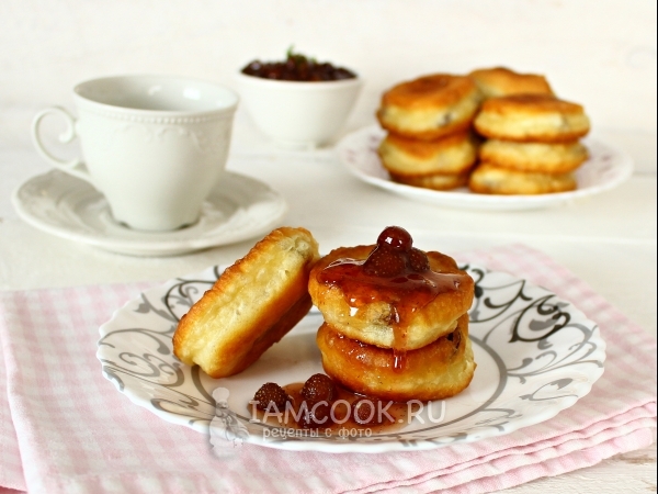 Пышные оладьи на кефире с изюмом, рецепт с фото