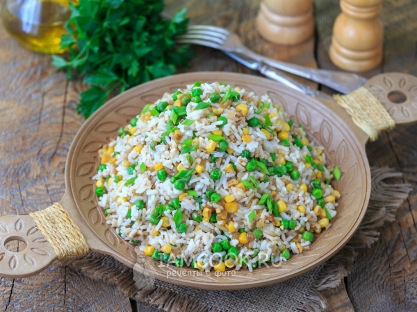 Рис с кукурузой и зеленым горошком, рецепт с фото