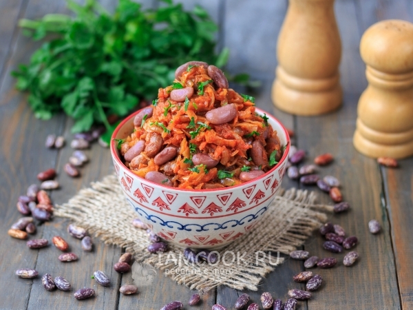 Тушеная капуста с фасолью, рецепт с фото