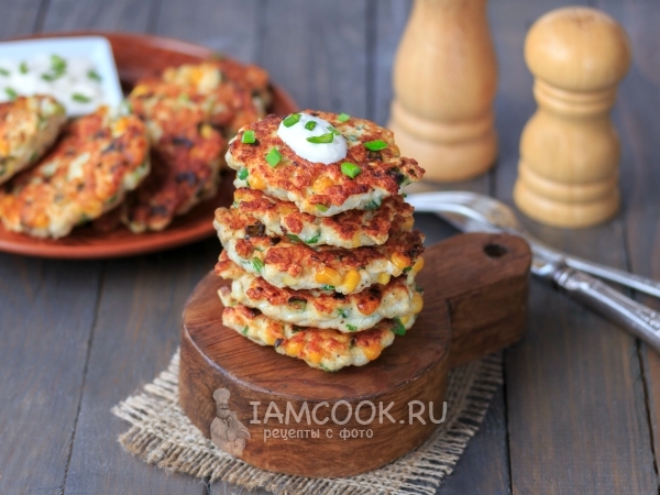 Куриные оладьи с кукурузой, рецепт с фото
