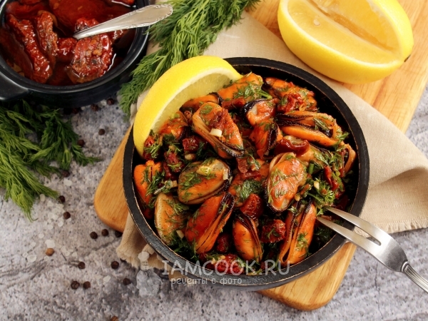 Мидии с вялеными томатами, рецепт с фото