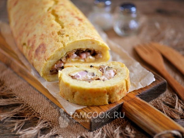 Картофельный рулет с ветчиной и сыром, рецепт с фото