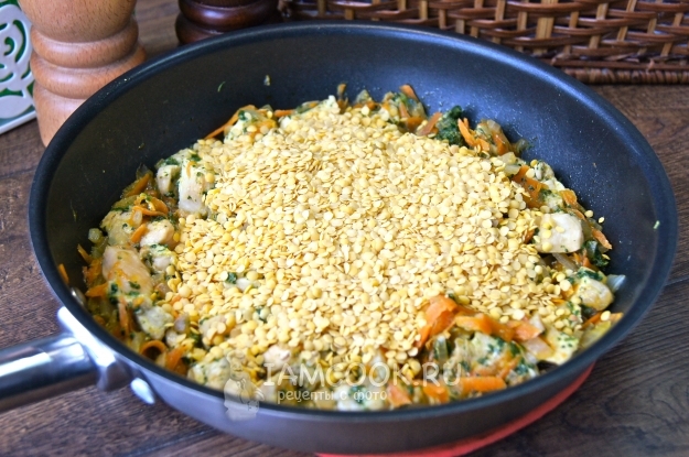 Чечевица с куриным филе