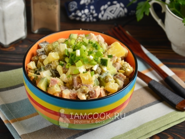 Оливье с индейкой и свежим огурцом, рецепт с фото