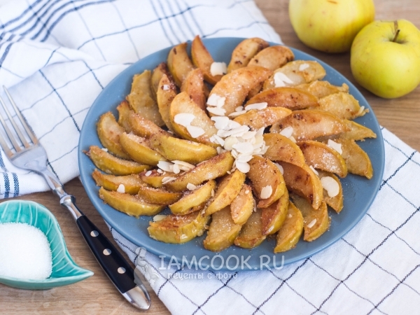Жареные яблоки по-французски, рецепт с фото