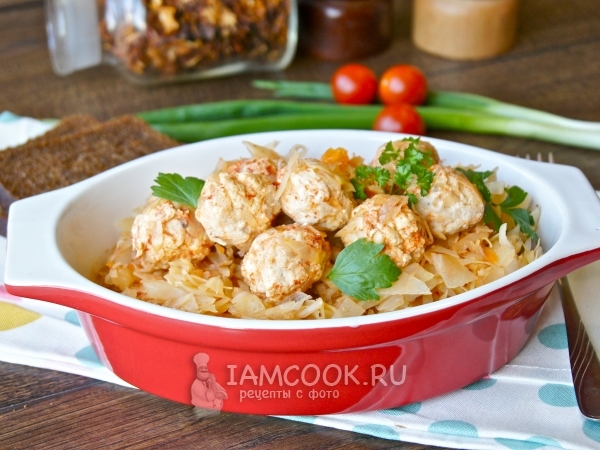 Тушеная капуста с фрикадельками, рецепт с фото