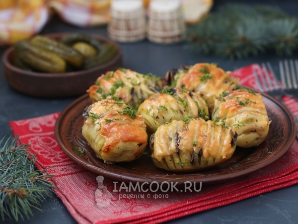 Картошка-гармошка с грибами в духовке, рецепт с фото