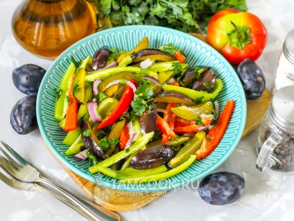Салат со сливами и болгарским перцем, рецепт с фото